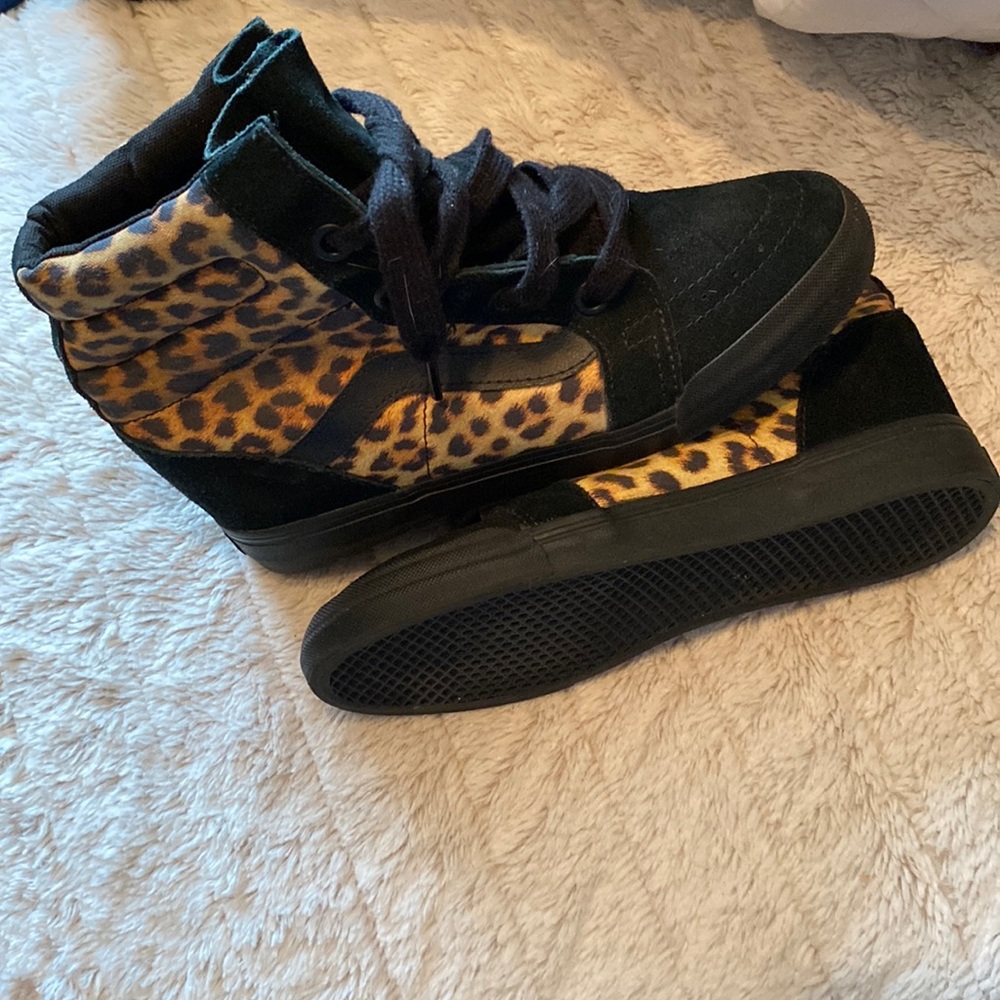Vans wedge shoe . Women’s 9.5 Men’s 8